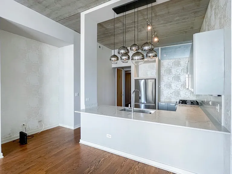 5430 N Sheridan Rd #805 — Photo 9
