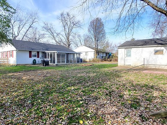 3rd image of 4150 Grayfriars Ln