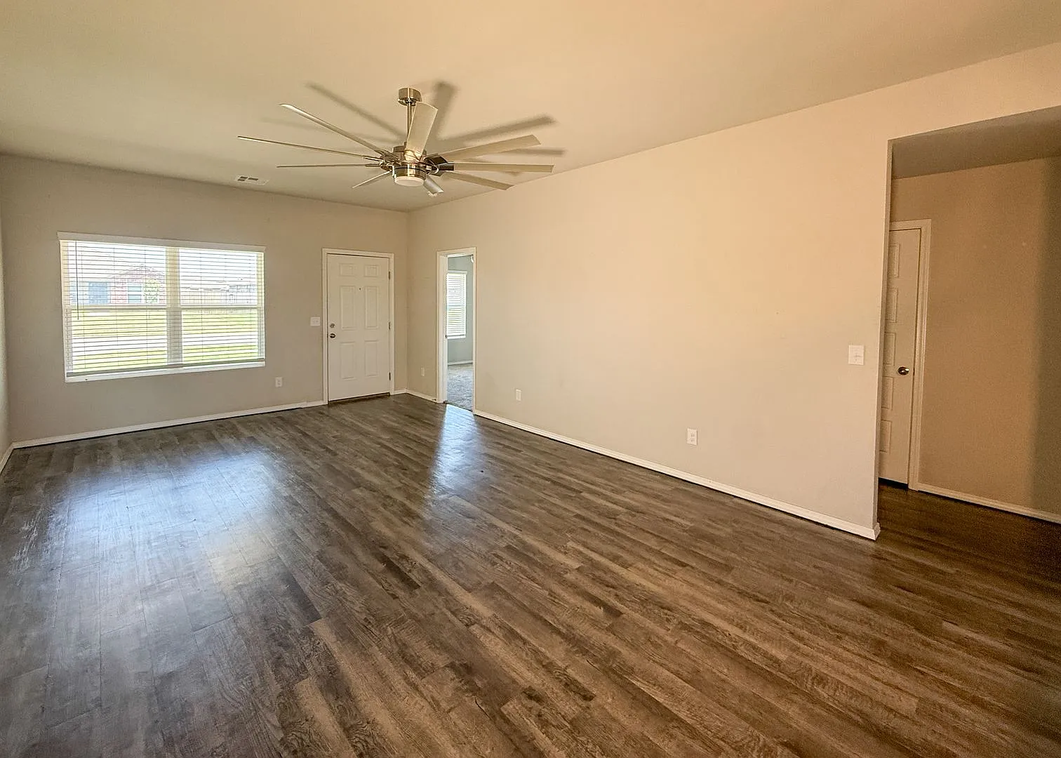4 Bedrooms | 2 Bathrooms | 2 Car Garage | Newcastle Schools — Photo 3