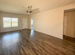 528 Fox Burrow Ln, Newcastle, OK 73065