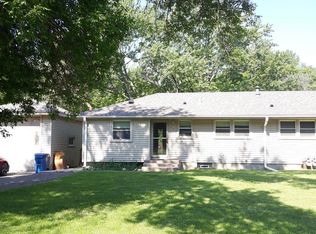 221 Edgewood Ave N, Golden Valley, MN 55427