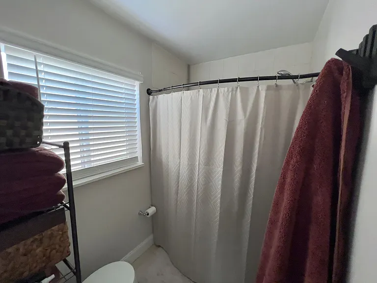 2040 NE 183rd St — Photo 7