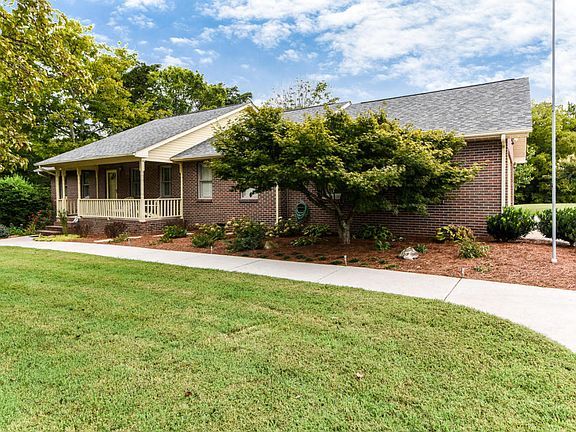 2nd image of 3034 Eagle Dr