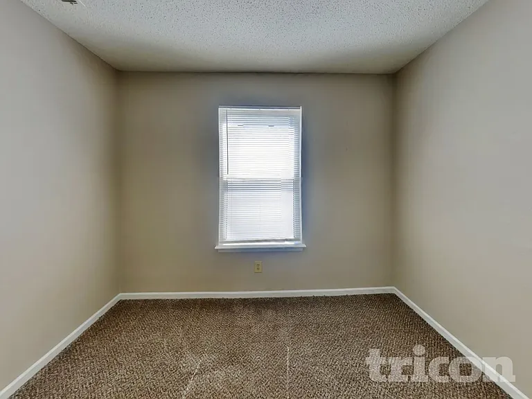 2720 Redland Ln — Photo 13