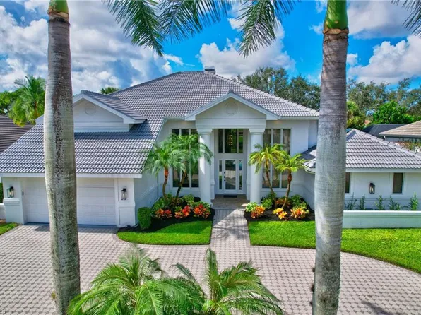 250 Silverado DR, NAPLES, FL 34119