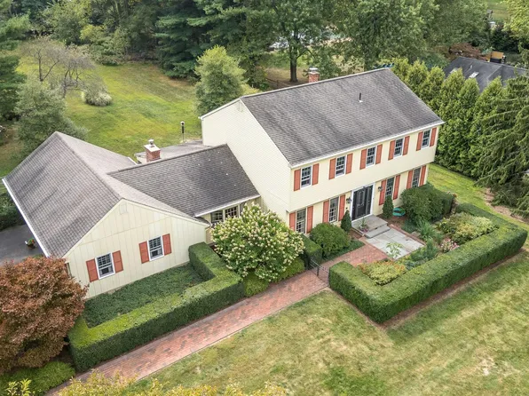 3045 Antler Dr, Doylestown, PA 18902