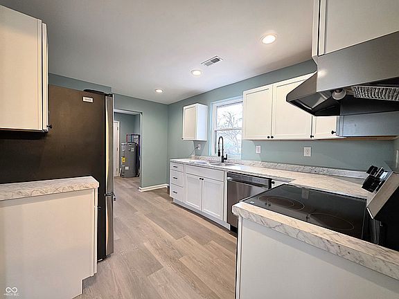 4th image of 1131 E Gimber St