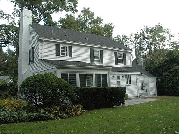 3rd image of 15 Beechwood Ln