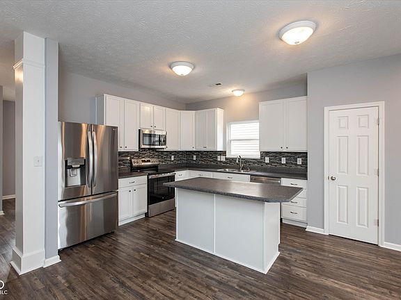5th image of 1050 Retford Dr