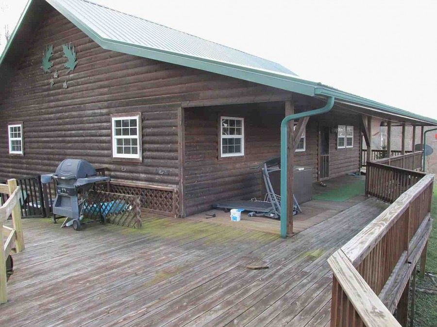 2nd image of 9058 Lincoln Pike