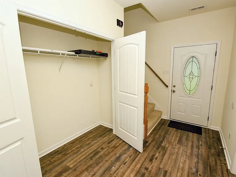 4115 Franklin St — Photo 10
