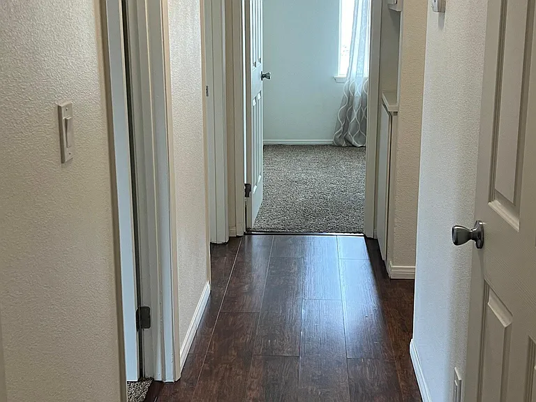 1020 E Nugent St — Photo 10