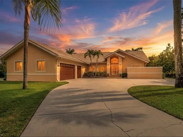 6020 Green BLVD, NAPLES, FL 34116