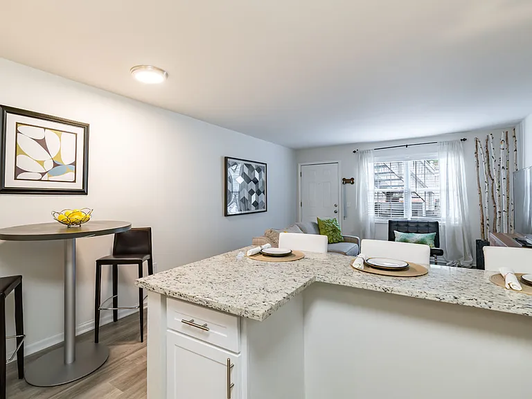 Nob Hill Apartment Homes — Photo 5