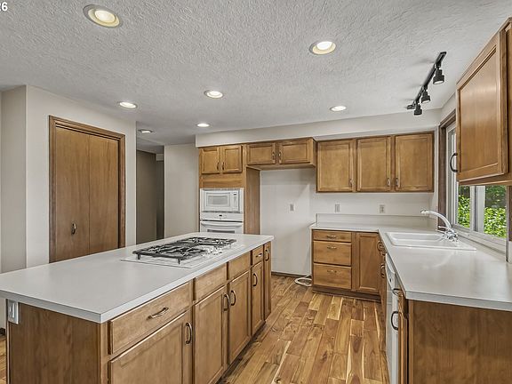 4th image of 5077 SW 158th Ave