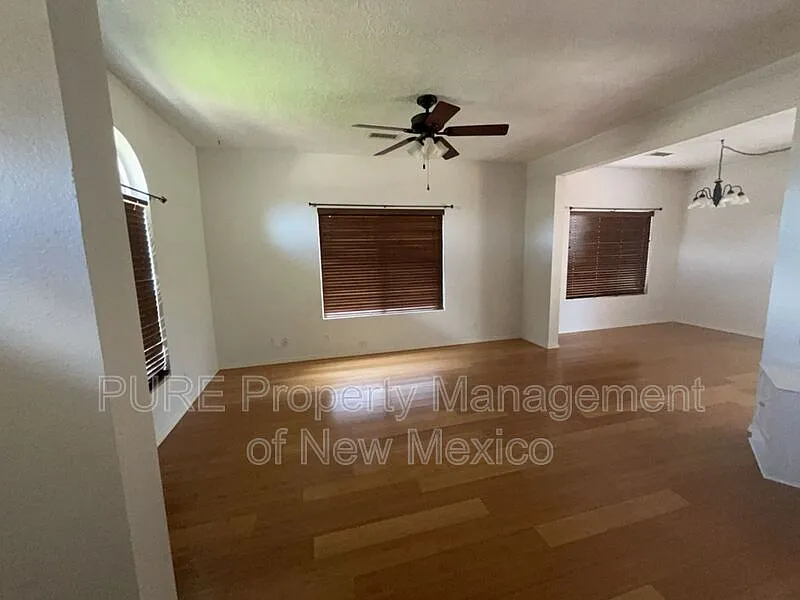 3 bed, 2.0 bath, 1612 sqft, $1,950 — Photo 3