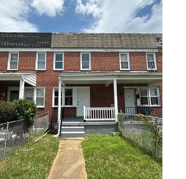 4900 Nelson Ave — Photo 1