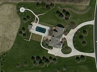 W294N7261 Tamron Ln, Hartland, WI 53029