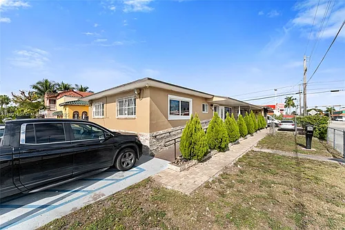 820 SW 17th Ave #1 Photo 1