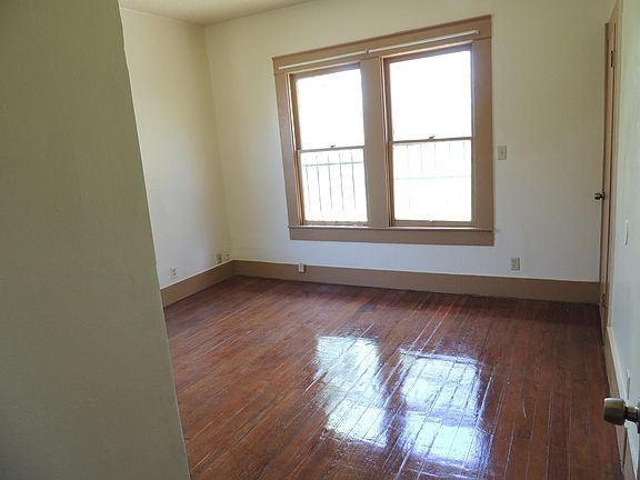 3rd image of 1108 Essex St