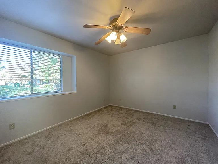 1817 Heron Ln — Photo 9