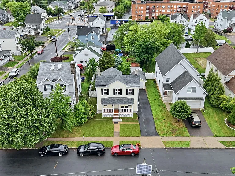 7 Fairview Ave — Photo 34