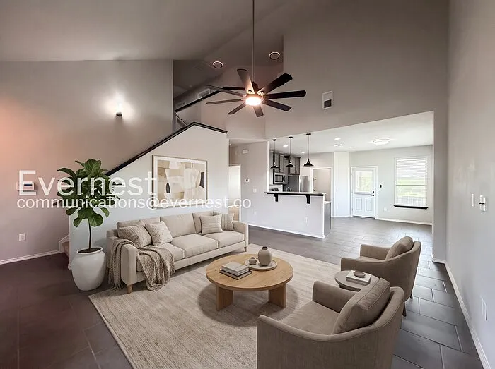 4 bed, 2.5 bath, 2079 sqft, $2,175 — Photo 2