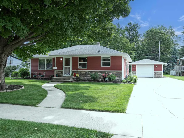 2320 S Greenview St, Appleton, WI 54915