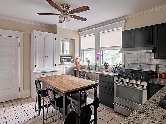 2nd image of 897 Goodrich Ave #1