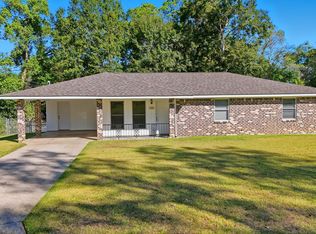 2138 Crestwood Dr, Picayune, MS 39466