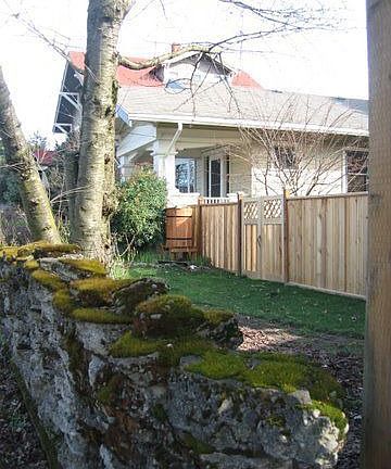 Front Sideyard & Rain Barrell