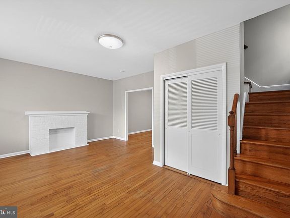 5th image of 2707 N Washington St