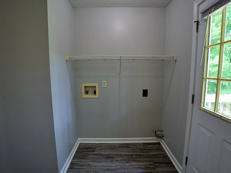 618 College St SW — Photo 19