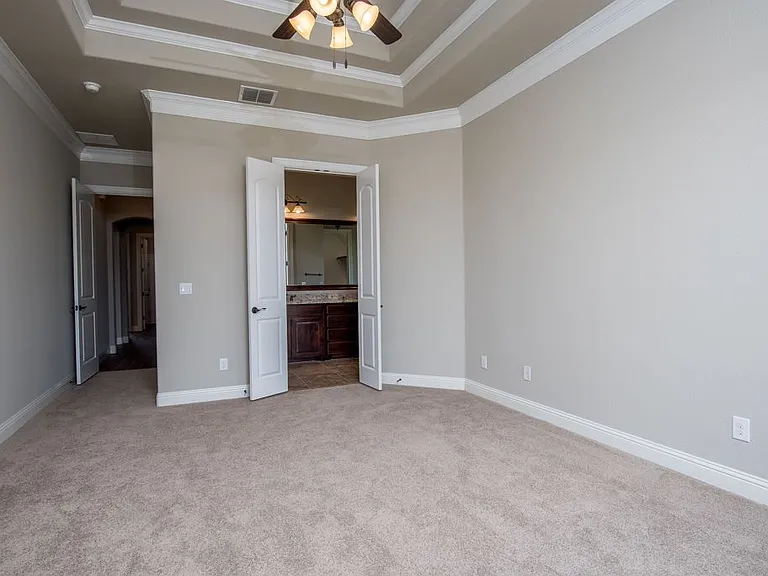 2113 Clive Dr — Photo 23