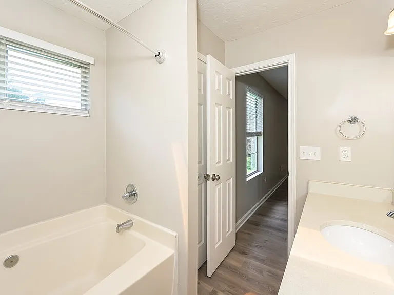 6149 Raleigh Oaks Ct — Photo 13