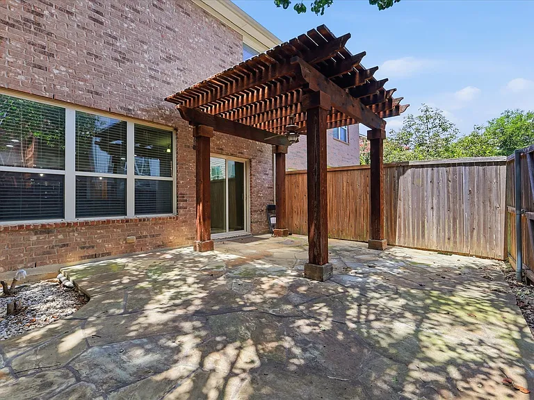 2649 Jacobson Dr — Photo 33