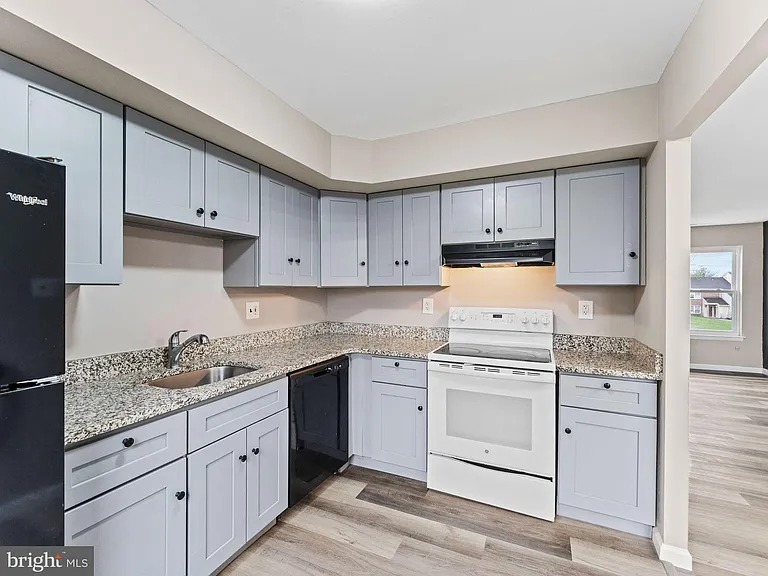 144 Willow Turn #B — Photo 9