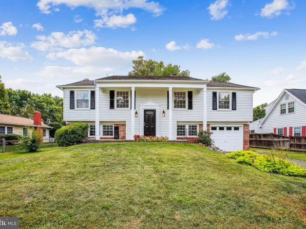 13231 Pearsall Ln, Fairfax, VA 22033
