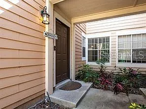 3 bed, 2.0 bath, 1166 sqft, $2,000 — Photo 2