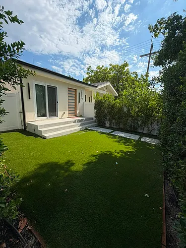 7001 1/2 Shirley Ave Photo 1