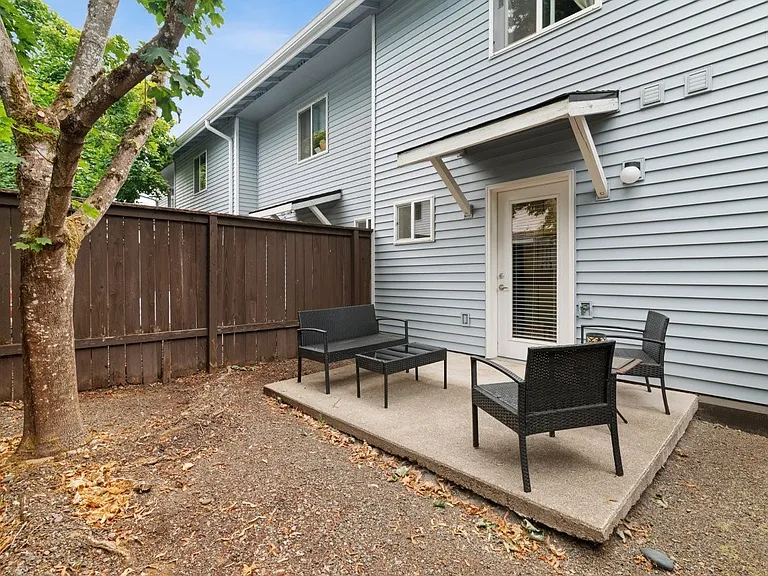 Jenna Village Apartments — Photo 9
