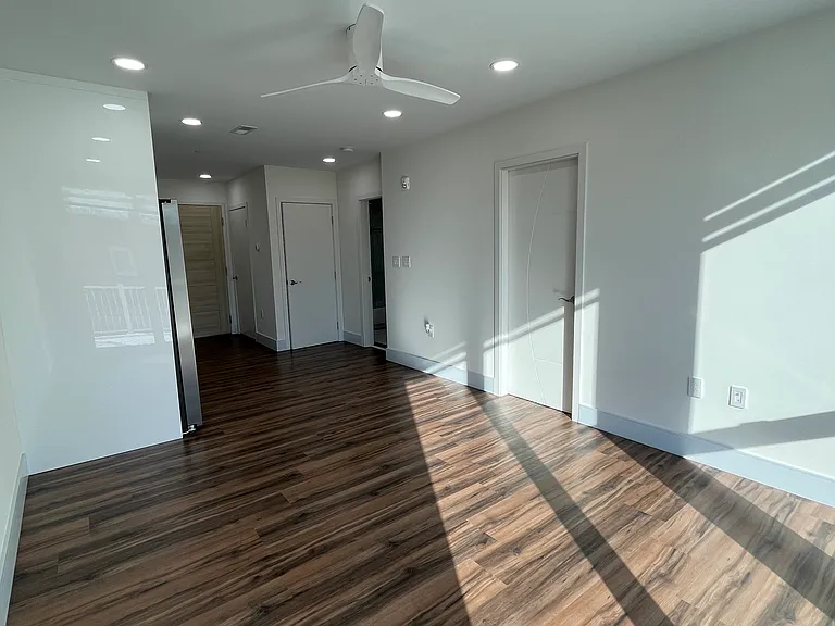 4906 Spruce St #208 — Photo 3