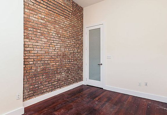 5th image of 179 Knickerbocker Ave APT 1L