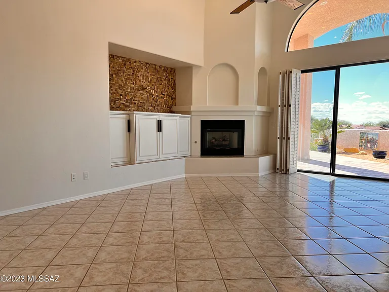 10123 N Alder Spring Dr — Photo 4