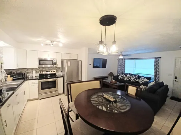 43 S Harrison St, Beverly Hills, FL 34465