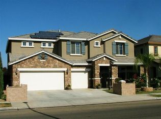 7042 E Ramona Way, Fresno, CA