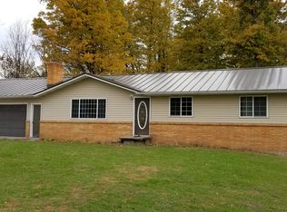 852 S Charlton Park Rd, Hastings, MI 49058