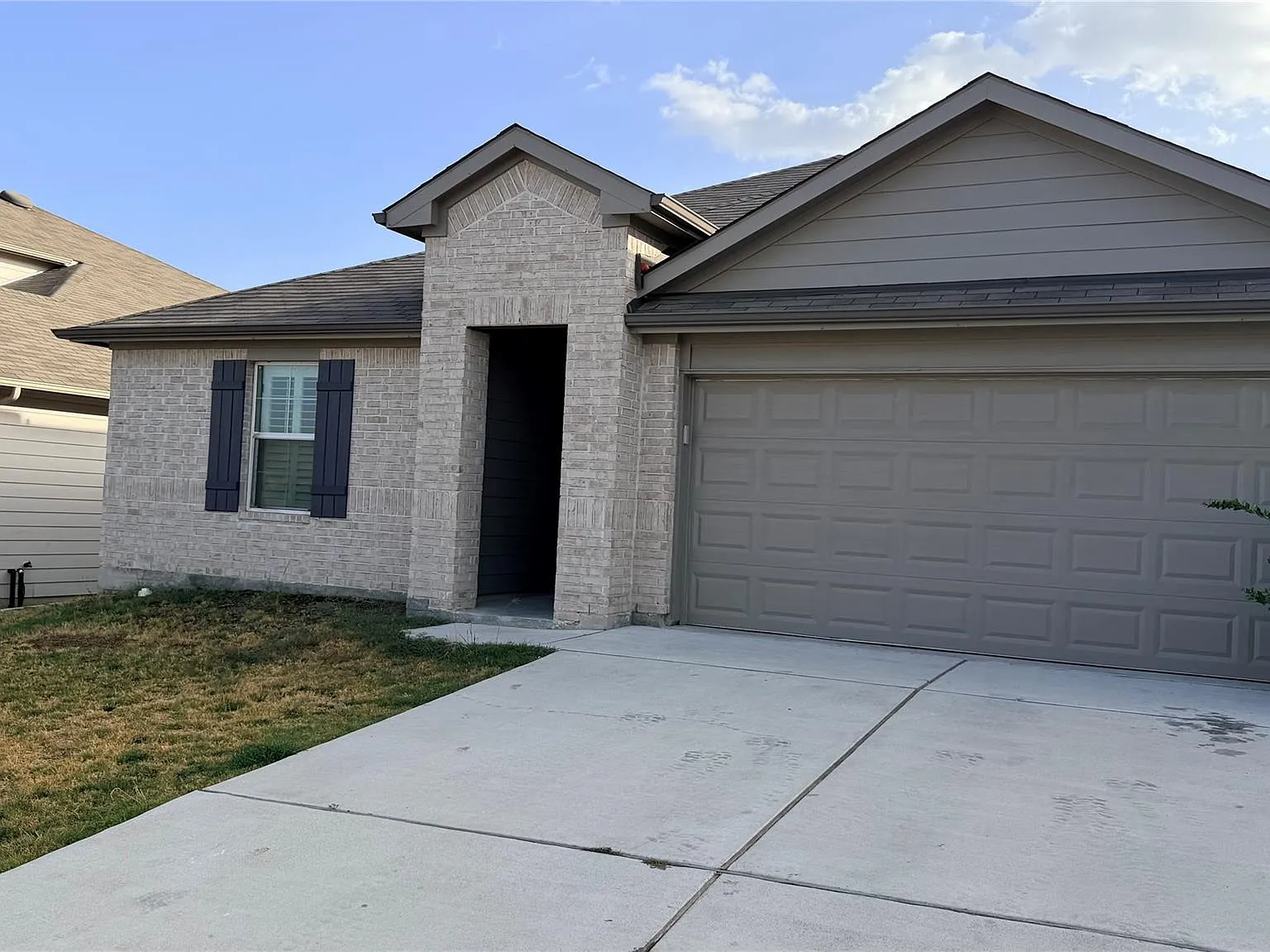4 bed, 2.0 bath, 1900 sqft, $1,995 — Photo 1