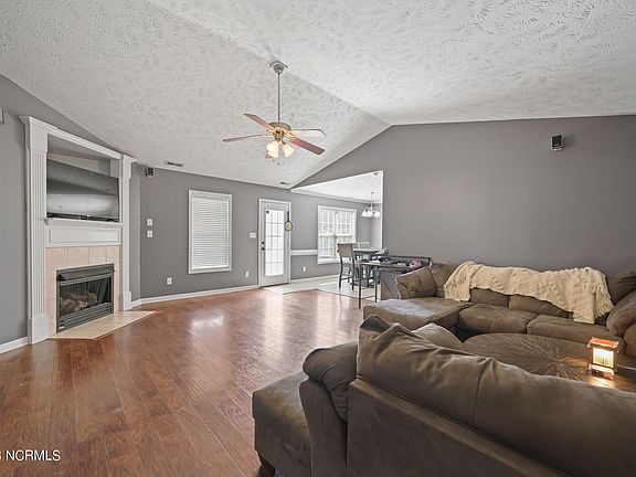 4th image of 4608 Brecknock Court