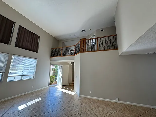 7878 Pineridge Ct — Photo 6
